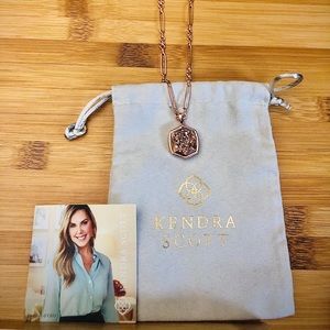 NWOT Kendra Scott Rose Gold Necklace